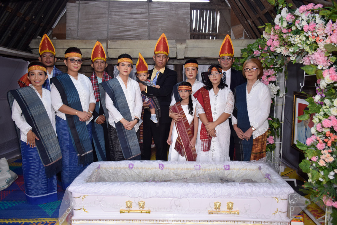 Keluarga dengan Jenazah